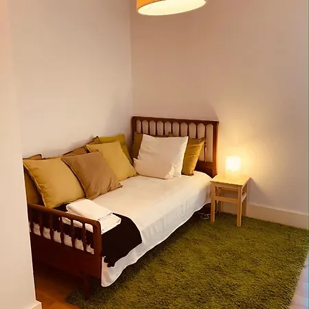 Apartamento T3 Com Varanda E Vista O Mar *