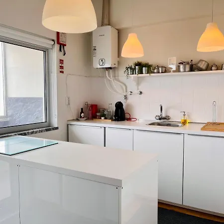 Apartamento T3 Com Varanda E Vista O Mar