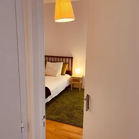 Apartamento T3 Com Varanda E Vista O Mar Apartment *