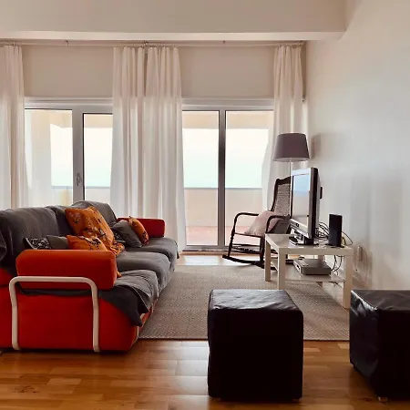 Apartamento T3 Com Varanda E Vista O Mar
