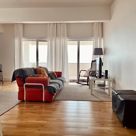 Apartamento T3 Com Varanda E Vista O Mar