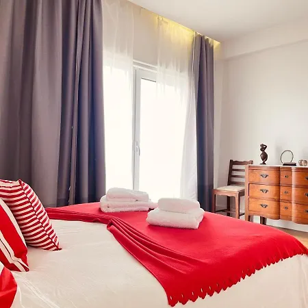 Apartamento T3 Com Varanda E Vista O Mar Apartment *