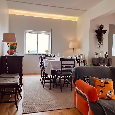 Apartamento T3 Com Varanda E Vista O Mar *